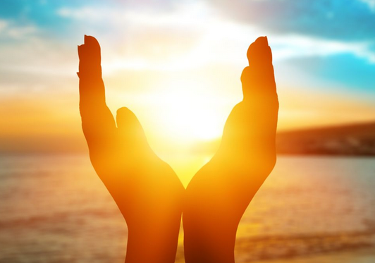 Soleil Intérieur & Fluidité Lunaire : Yoga & Astrologie pour Rayonner tout l’Été à Pézenas